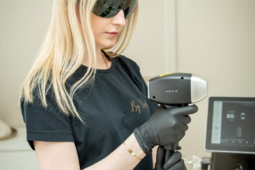 Acne bij Volwassenen: Oorzaken en Oplossingen met Peelings